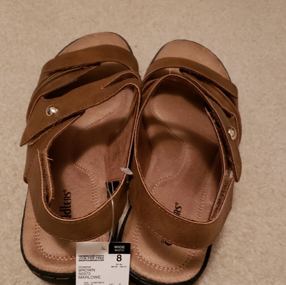 Cobbie Cuddler Tan Sandals